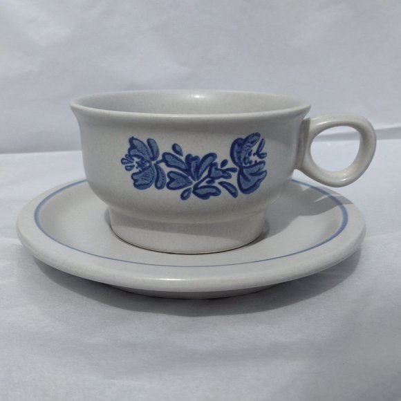 Vintage Pfaltzgraff Yorktowne Cup and Saucer - Picture 1 of 6